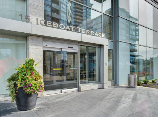 632 - 15 Iceboat Terrace, Waterfront Communities C1, Toronto 